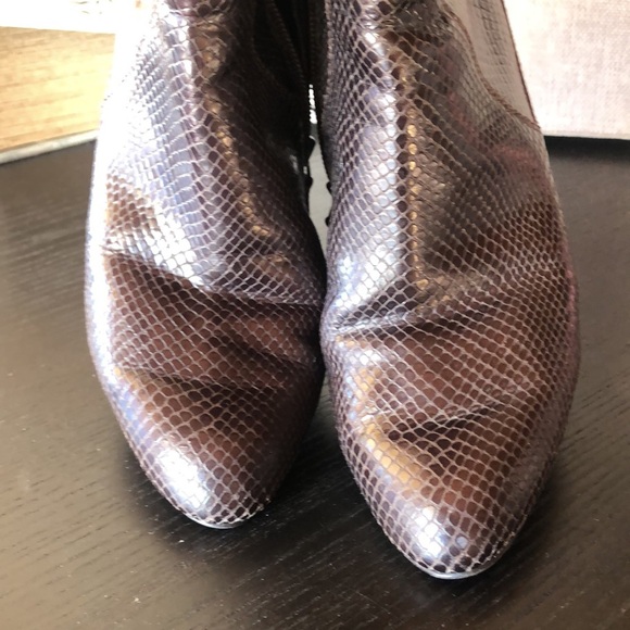 Cole Haan mid calf leather boot  lizard skin snakeskin pattern dark brown 8 - Picture 9 of 9